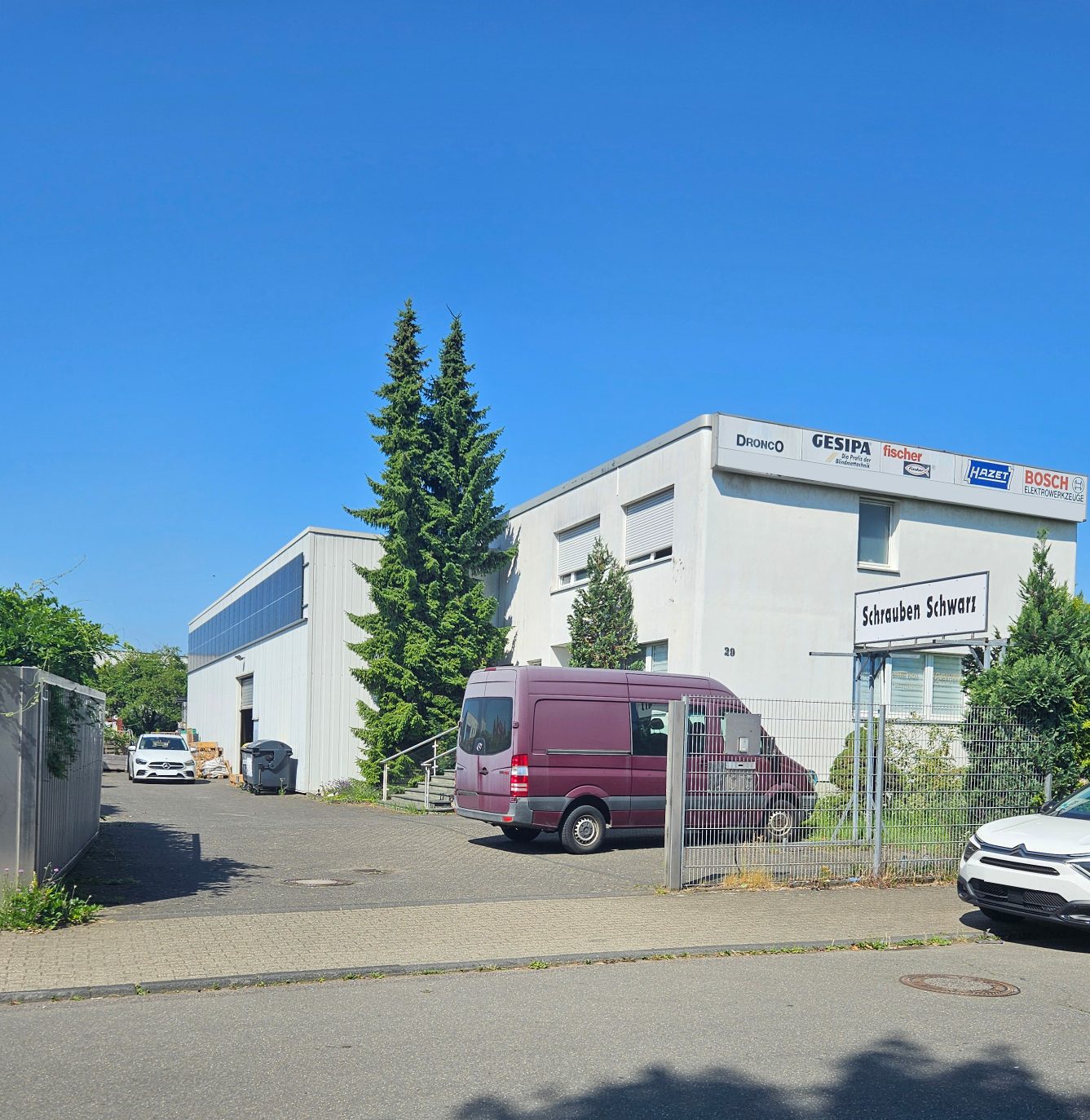 Einfahrt_Schrauben_Schwarz